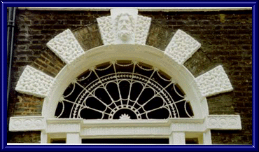 fanlight1.GIF (59654 bytes)